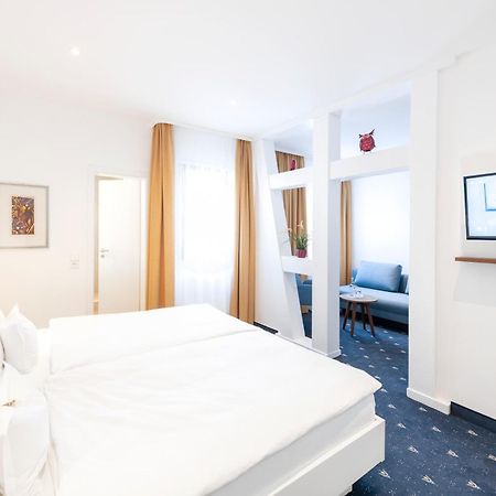 Hotel Adler Post Швецинген Екстериор снимка