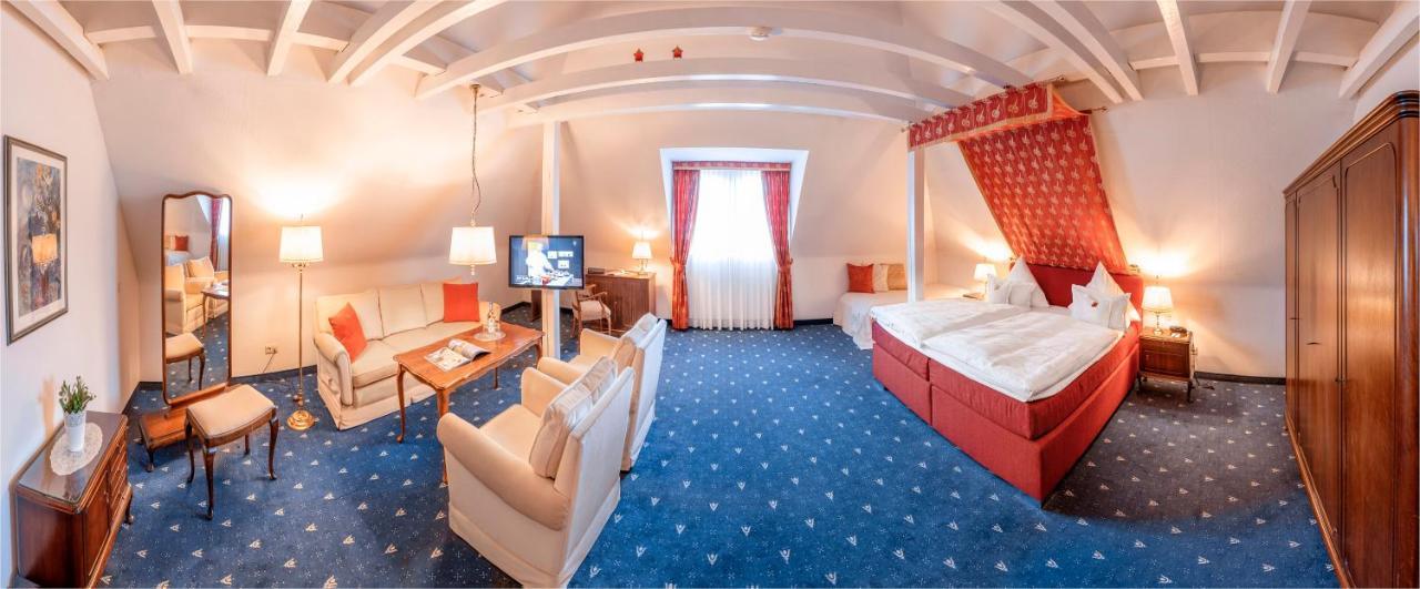 Hotel Adler Post Швецинген Екстериор снимка