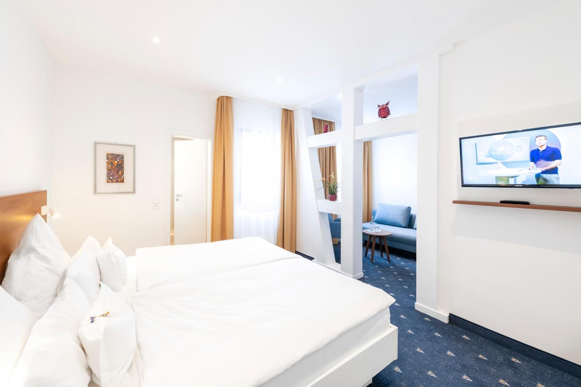 Hotel Adler Post Швецинген Екстериор снимка