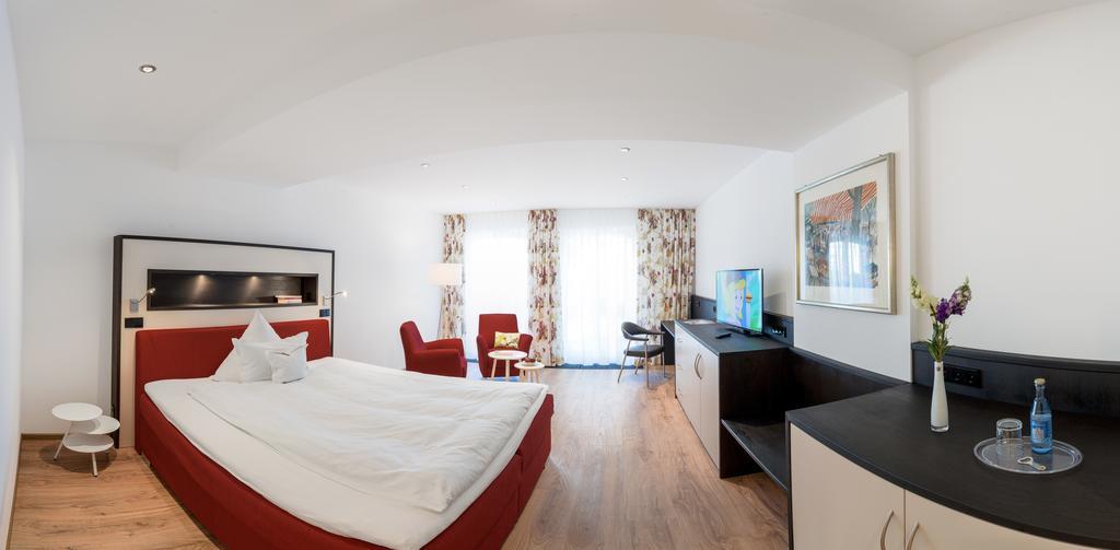 Hotel Adler Post Швецинген Екстериор снимка