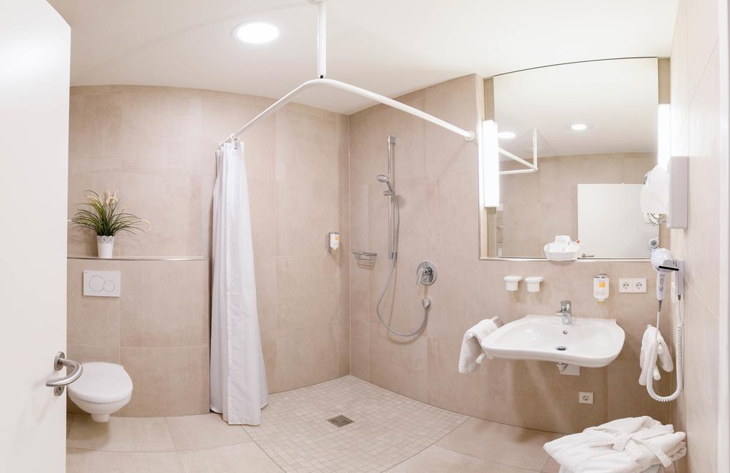 Hotel Adler Post Швецинген Екстериор снимка